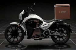 Mô tô điện mới chạy 200 km, đổi pin 2 phút, giá chỉ hơn 80 triệu