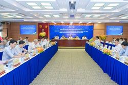 Ho&agrave;n thiện thể chế khơi th&ocirc;ng nguồn lực cho ng&agrave;nh dầu kh&iacute; - năng lượng