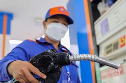Giá xăng dầu hôm nay 30/6: Thị trường thế giới tăng nhẹ