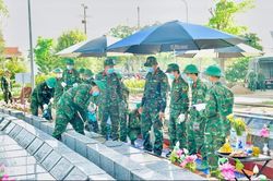 Qu&acirc;n khu 9: H&agrave;nh tr&igrave;nh đưa c&aacute;c anh h&ugrave;ng liệt sĩ trở về với đất mẹ