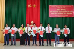 X&atilde; Thượng Ninh c&ocirc;ng bố nghị quyết, quyết định kiện to&agrave;n tổ chức th&ocirc;n