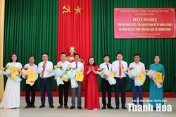 X&atilde; Thượng Ninh c&ocirc;ng bố nghị quyết, quyết định kiện to&agrave;n tổ chức th&ocirc;n