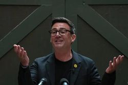 Anh: Ch&iacute;nh trị gia Andy Burnham c&ocirc;ng bố kế hoạch cải c&aacute;ch quy m&ocirc; lớn