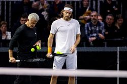 Stefanos Tsitsipas sa thải cha ruột: Bước ngoặt cứu v&atilde;n sự nghiệp trước thềm Wimbledon