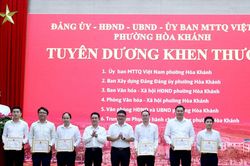 Phường H&ograve;a Kh&aacute;nh khen thưởng 6 tập thể, 88 c&aacute; nh&acirc;n trong triển khai m&ocirc; h&igrave;nh ch&iacute;nh quyền địa phương 2 cấp
