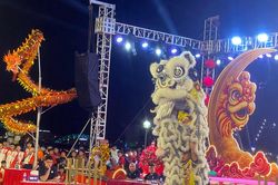 25 đo&agrave;n l&acirc;n, sư, rồng trong nước tranh t&agrave;i tại th&agrave;nh phố Đ&agrave; Nẵng