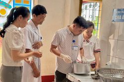 Siết chặt kiểm tra đảm bảo an to&agrave;n thực phẩm