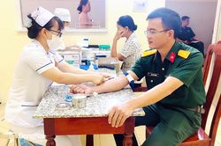 Bệnh viện Qu&acirc;n d&acirc;n y 16 l&agrave;m tốt c&ocirc;ng t&aacute;c chăm s&oacute;c sức khỏe bộ đội v&agrave; Nh&acirc;n d&acirc;n tr&ecirc;n địa b&agrave;n.