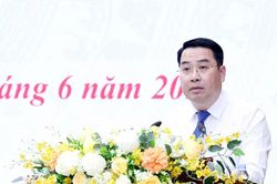 Quyết liệt tháo gỡ khó khăn, giữ vững đà tăng trưởng (*)