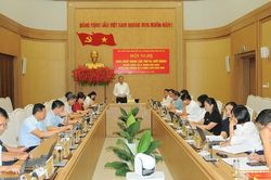 Đảng bộ C&aacute;c cơ quan Đảng tỉnh triển khai thực hiện hiệu quả '3 đổi mới, 3 chăm lo'