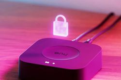Philips Hue Bridge Pro gặp lỗi nghi&ecirc;m trọng sau cập nhật: C&aacute;ch bảo vệ hệ thống nh&agrave; th&ocirc;ng minh của bạn