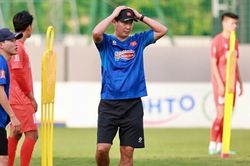 Giải mã cuộc đua vũ trang Đông Nam Á: HLV Kim Sang-sik đối mặt biến số AFF Cup 2026