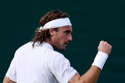 Tsitsipas &aacute;p đảo v&ograve;ng 1 Wimbledon 2026: Lời khẳng định sau cuộc chia tay định mệnh