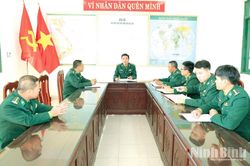 Ch&uacute; trọng c&ocirc;ng t&aacute;c Đảng, c&ocirc;ng t&aacute;c ch&iacute;nh trị trong lực lượng bộ đội Bi&ecirc;n ph&ograve;ng