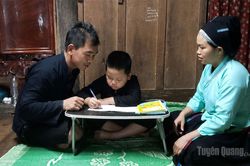 'Nh&agrave; t&ocirc;i c&ugrave;ng l&agrave;m - Th&ocirc;n t&ocirc;i c&ugrave;ng thay đổi'