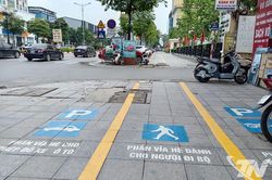 Tổ chức lại vỉa hè, tạo thuận lợi cho người đi bộ