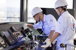 Nâng chuẩn đăng kiểm viên tàu biển, siết kỷ luật nghề nghiệp