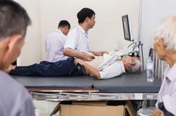 Bảo hiểm y tế mở rộng chi trả cho khám ngoại trú trái tuyến