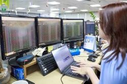 Chứng khoán ngày 30/6: VN-Index giữ sắc xanh, nhịp hồi vẫn cần thêm lực đẩy của dòng tiền