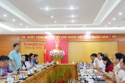 Đo&agrave;n khảo s&aacute;t của Ủy ban Văn h&oacute;a v&agrave; X&atilde; hội l&agrave;m việc với Ủy ban nh&acirc;n d&acirc;n tỉnh H&agrave; Tĩnh