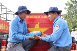 Đón 62 hài cốt Anh hùng liệt sĩ từ Campuchia về nước