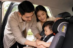 Cục CSGT giải đáp về xử phạt liên quan đến thiết bị an toàn cho trẻ em trên xe ô tô