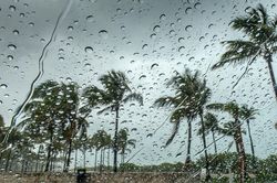Những khu vực cần ch&uacute; &yacute; thời tiết mưa, lốc xo&aacute;y