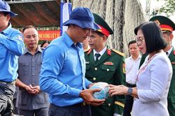 Đồng Nai đ&oacute;n 62 h&agrave;i cốt liệt sĩ từ Campuchia về nước