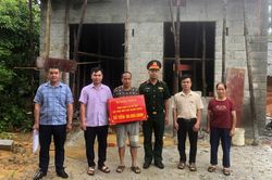 Xã Quang Trung nghiệm thu 2 nhà ở xây mới cho hộ nghèo do Bộ Quốc phòng hỗ trợ