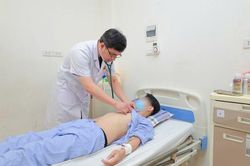 10 năm h&uacute;t thuốc l&aacute;, thanh ni&ecirc;n 25 tuổi bị nhồi m&aacute;u cơ tim
