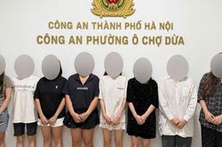 Hé lộ bí mật của 8 'chân dài' bên trong căn nhà số 2 Hoàng Cầu
