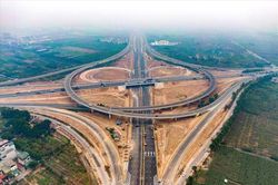 Gi&aacute; vật liệu, nh&acirc;n c&ocirc;ng leo thang, nhiều g&oacute;i thầu nguy cơ thua lỗ