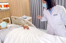 Người đàn ông suy gan, suy thận do nhiễm vi khuẩn 'ăn thịt người' vì sai lầm trong lúc chăm cây cảnh