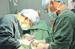 Sốt cao, buồn nôn, đau thượng vị, cụ ông ở Ninh Bình rơi vào nguy kịch