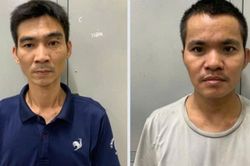 Biết công an triệt phá đường dây đánh bạc, 2 thanh niên ra đầu thú