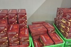 Khởi tố 3 người sản xuất thực phẩm giả, b&aacute;n tr&ecirc;n TikTok Shop v&agrave; Shopee