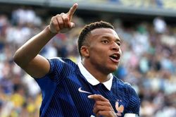 Mbappe bắt kịp Messi, đưa Pháp vào vòng 1/8 World Cup 2026