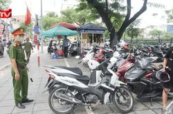 Kiên quyết xử lý vi phạm lấn chiếm vỉa hè, lòng đường quanh bệnh viện