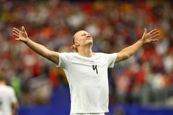 Haaland tỏa s&aacute;ng, Na Uy gặp Brazil ở v&ograve;ng 16 đội World Cup