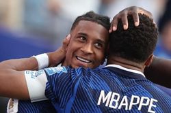CĐV yêu cầu Real Madrid nổ 'bom tấn' Olise