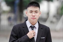 Thủ khoa A01 chỉ tự học 2 giờ mỗi ngày, luyện 300 đề thi