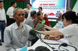 Huế phát động cao điểm khám sức khỏe định kỳ, khám sàng lọc miễn phí cho người dân