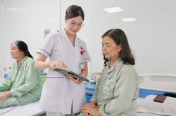 Từ 1-7-2026: Mở rộng quyền lợi bảo hiểm y tế khi kh&aacute;m ngoại tr&uacute; tr&aacute;i tuyến