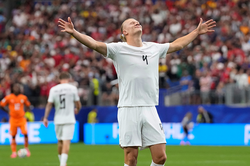 Haaland vượt mặt Ronaldo ở World Cup