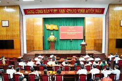 TP Huế trao quyết định bổ nhiệm nhiều cán bộ lãnh đạo chủ chốt