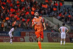 Lộ diện loạt hợp đồng 'bom tấn' tại V-League