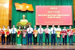 Huế công bố loạt quyết định điều động, bổ nhiệm cán bộ chủ chốt