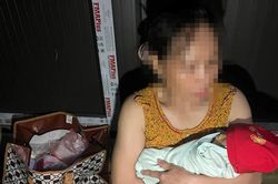 Bé trai 2 ngày tuổi bị bỏ rơi cùng bức thư tay nhờ người nuôi dưỡng