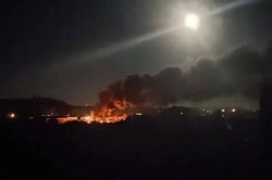 Ukraine tấn công sâu 1.300 km vào lãnh thổ Nga, nhắm mục tiêu nhà máy quốc phòng và lọc dầu chiến lược