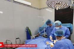 Quân y Trường Sa liên tiếp cấp cứu hai ngư dân gặp nạn trên biển